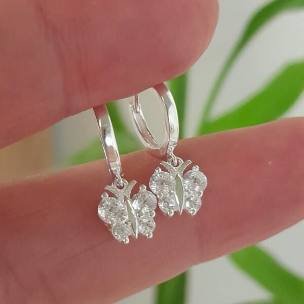 Argolla italiana mariposa colgante con cubic