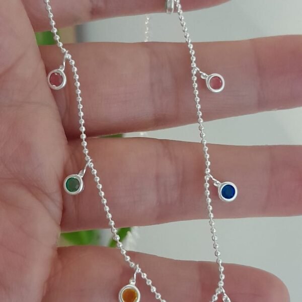 Chocker cadena microbola con cubic colores colgantes